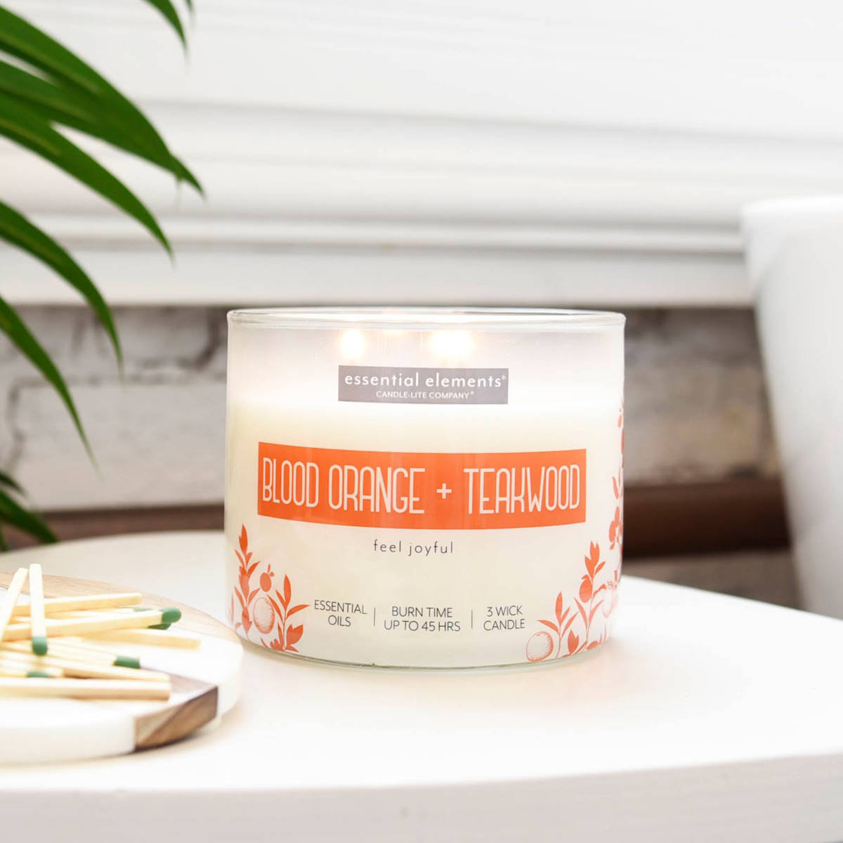 Sojowa świeca zapachowa z olejkami eterycznymi Blood Orange Teakwood Candle-lite 418 g