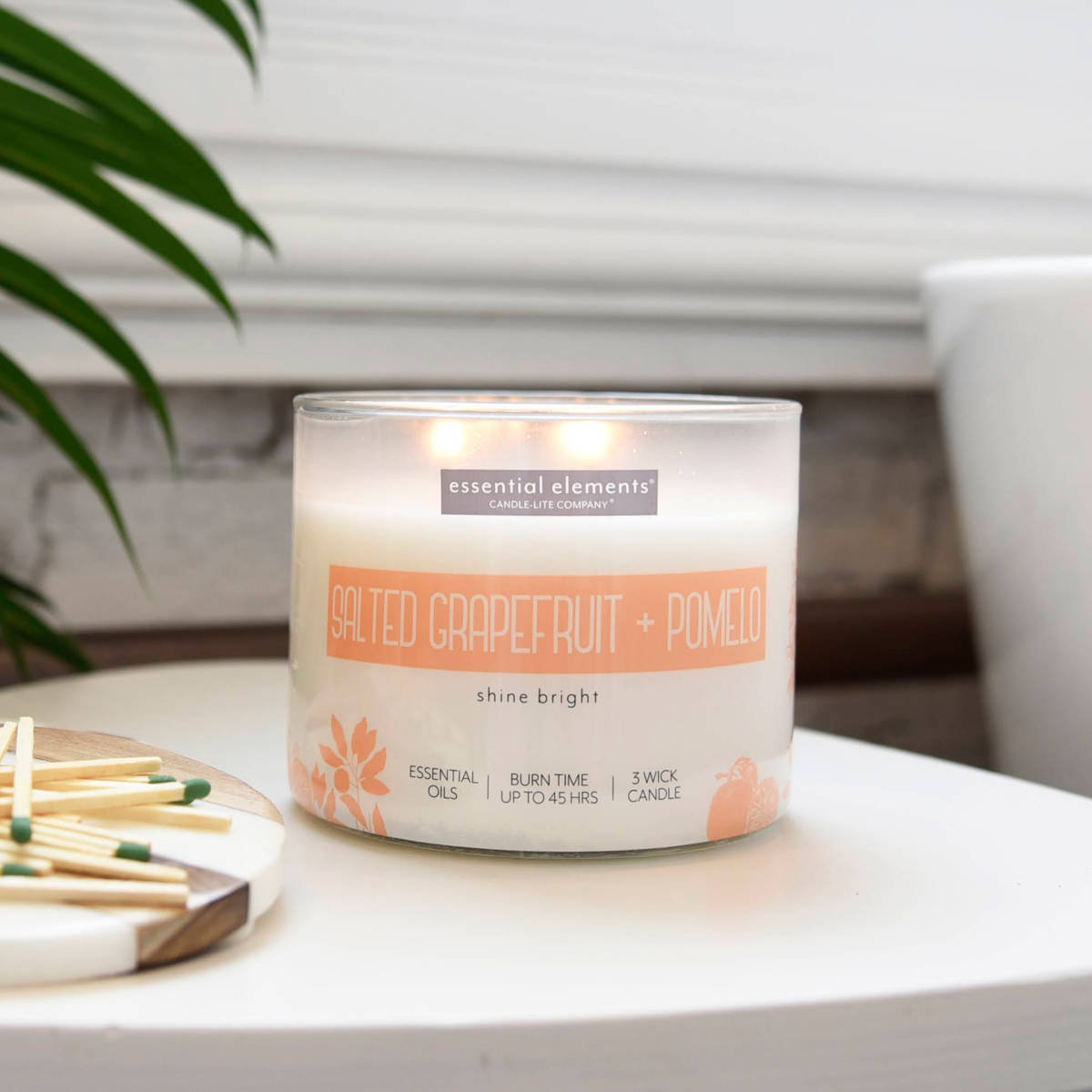 Sojowa świeca zapachowa z olejkami eterycznymi Grapefruit Pomelo Candle-lite 418 g