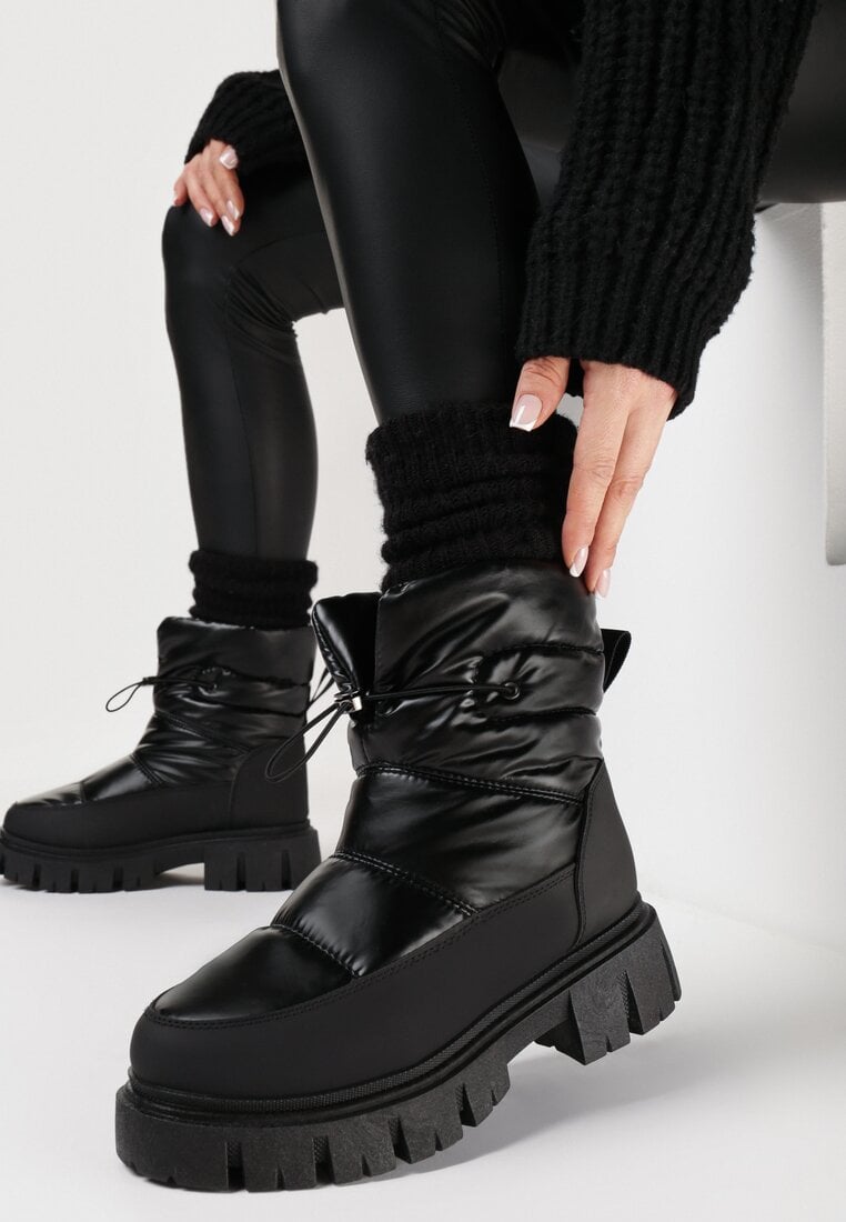 Czarne Pikowane Śniegowce na Grubej Podeszwie ze Ściągaczem Orbica