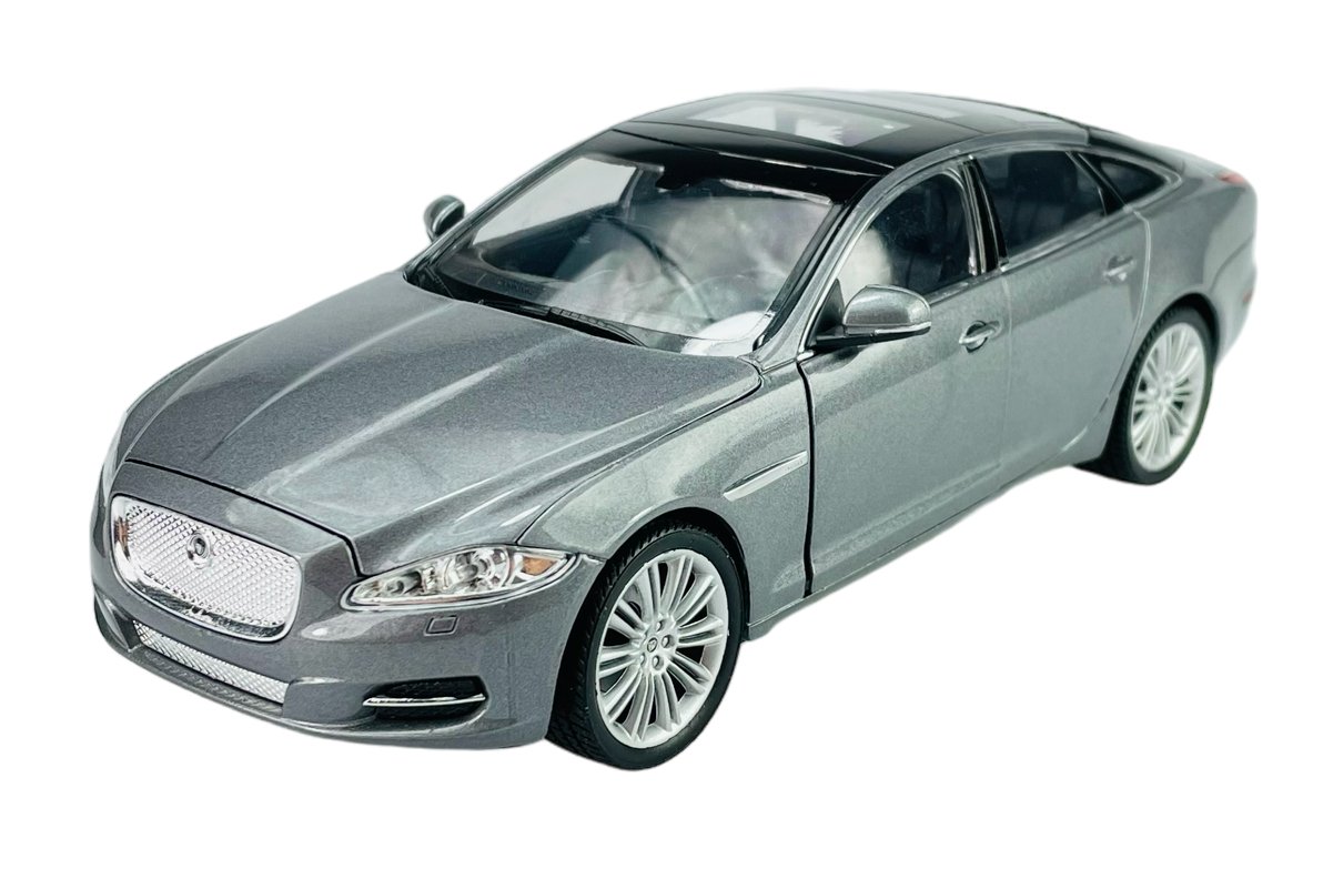 WELLY 2010 JAGUAR XJ SREBRNY 1:24 SAMOCHÓD NOWY METALOWY MODEL