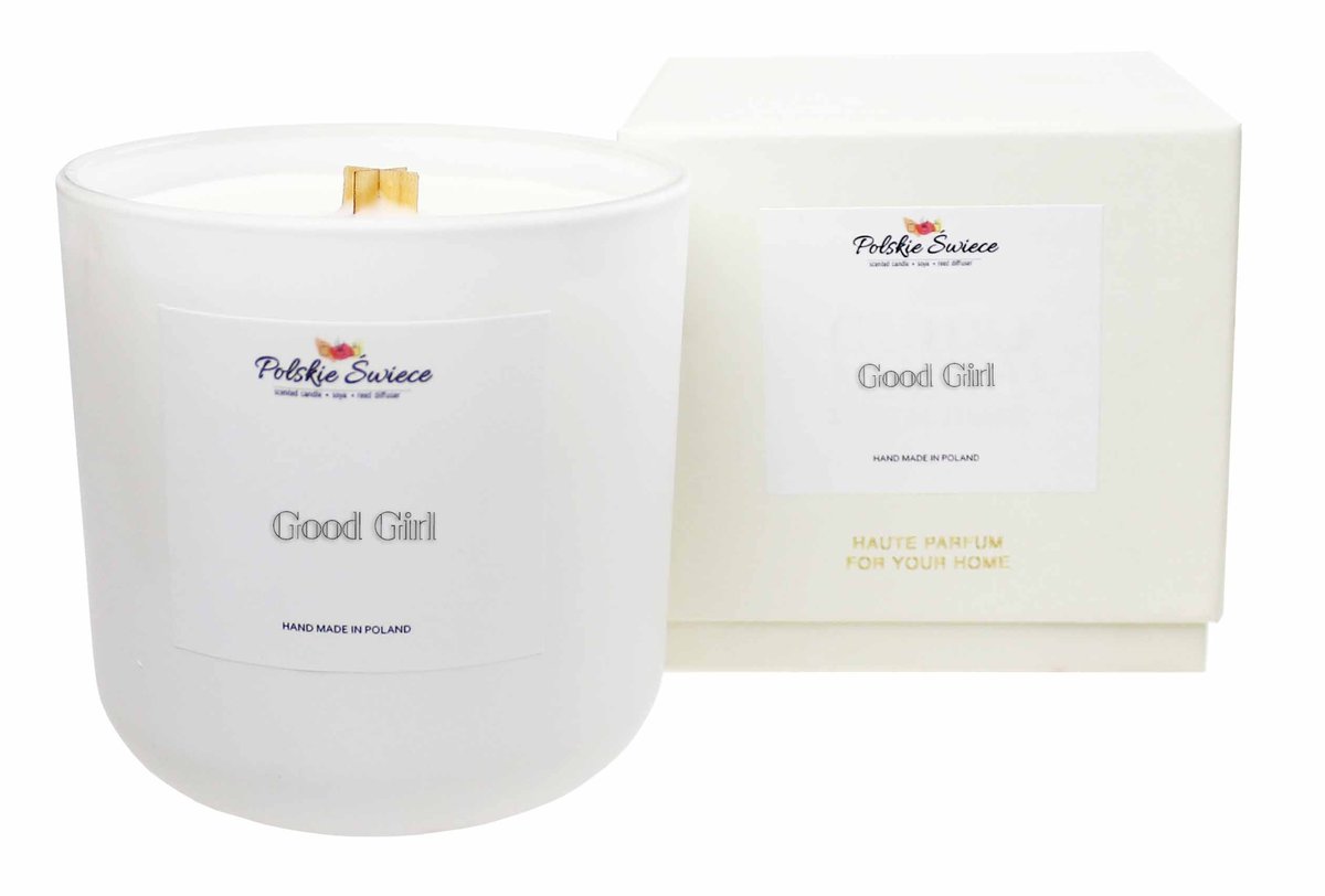 Good Girl - Świeca sojowa zapachowa z drewnianym knotem WHITE
