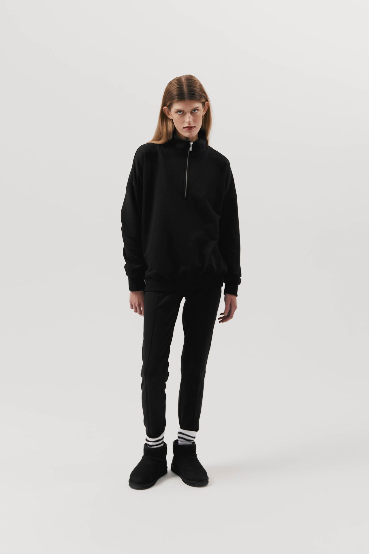 Bluza z zamkiem : Kolor - Czarny, Rozmiar - M/L - Bombshe