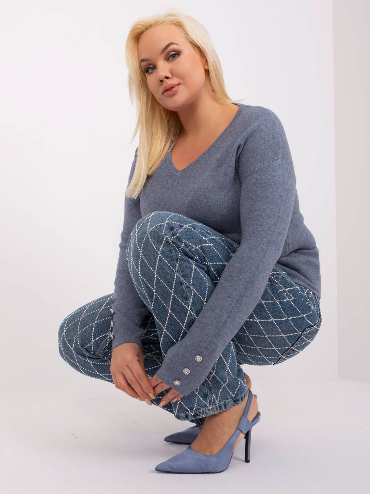 Sweter plus size szaro-niebieski elegancki casual dekolt w kształcie V rękaw długi guziki