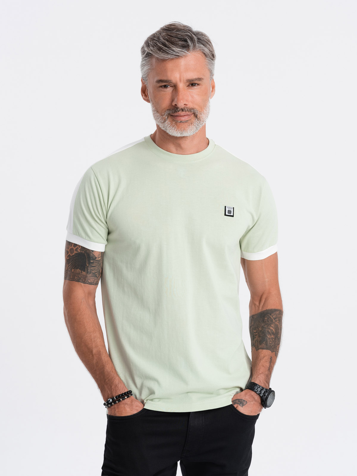 T-shirt męski bawełniany z kontrastującymi wstawkami - jasnomiętowy V9 S1632