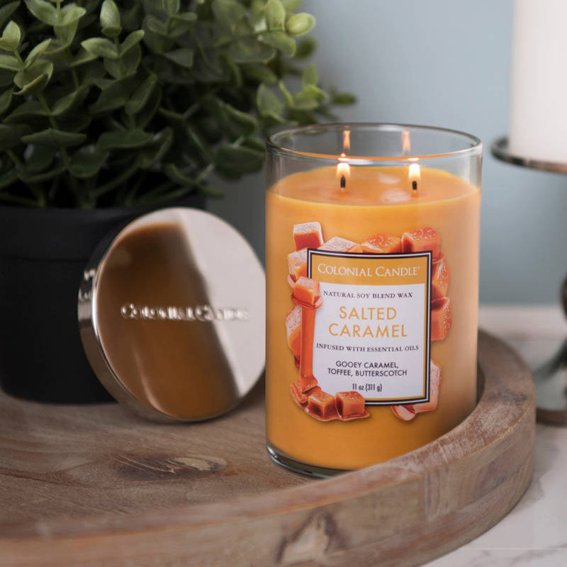 Świeca zapachowa sojowa w szkle typu tumbler Colonial Candle Classic 311 g - Słony Karmel Salted Caramel