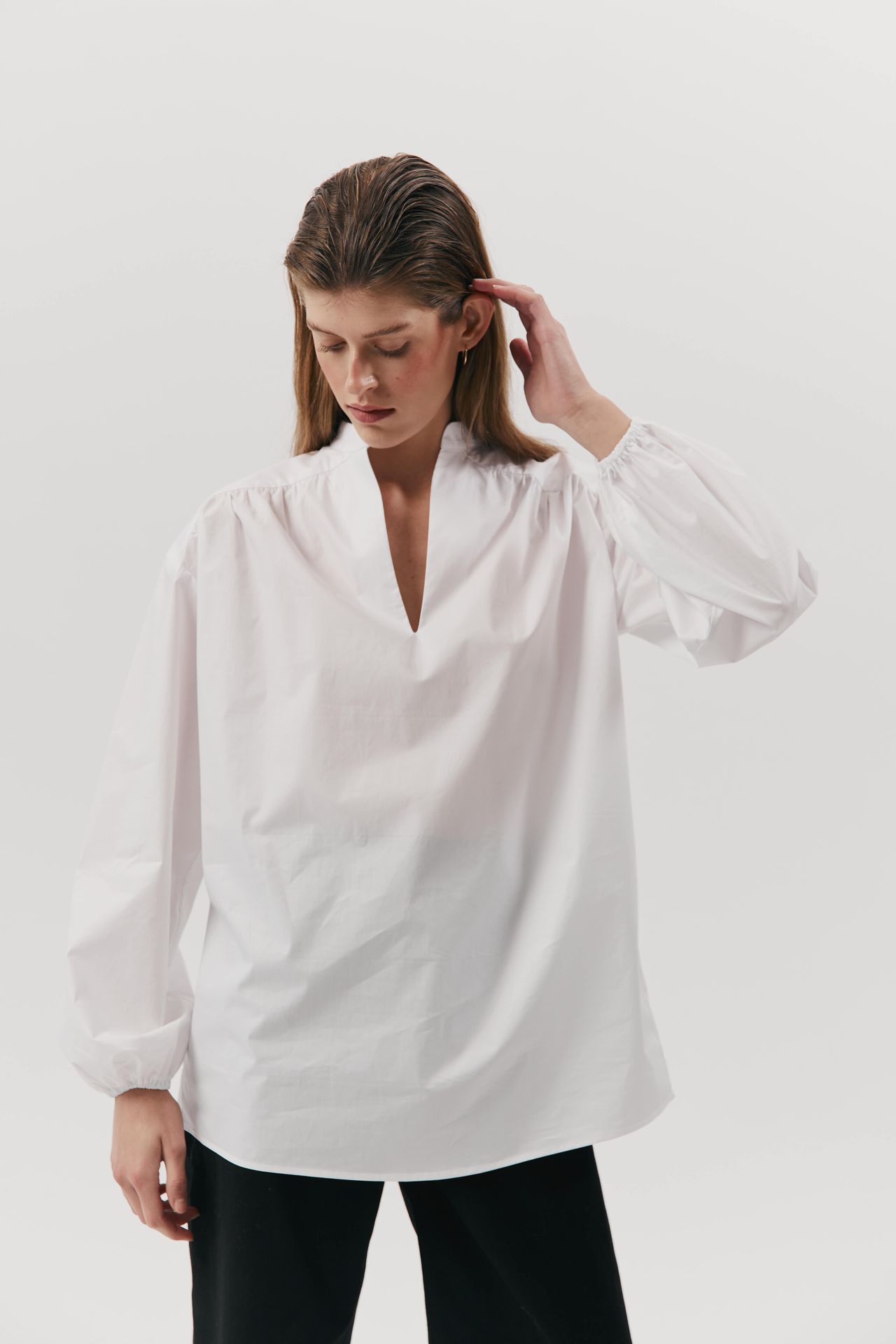 Bawełniana koszula ze stójką : Kolor - Biały, Rozmiar - XS/S - Bombshe