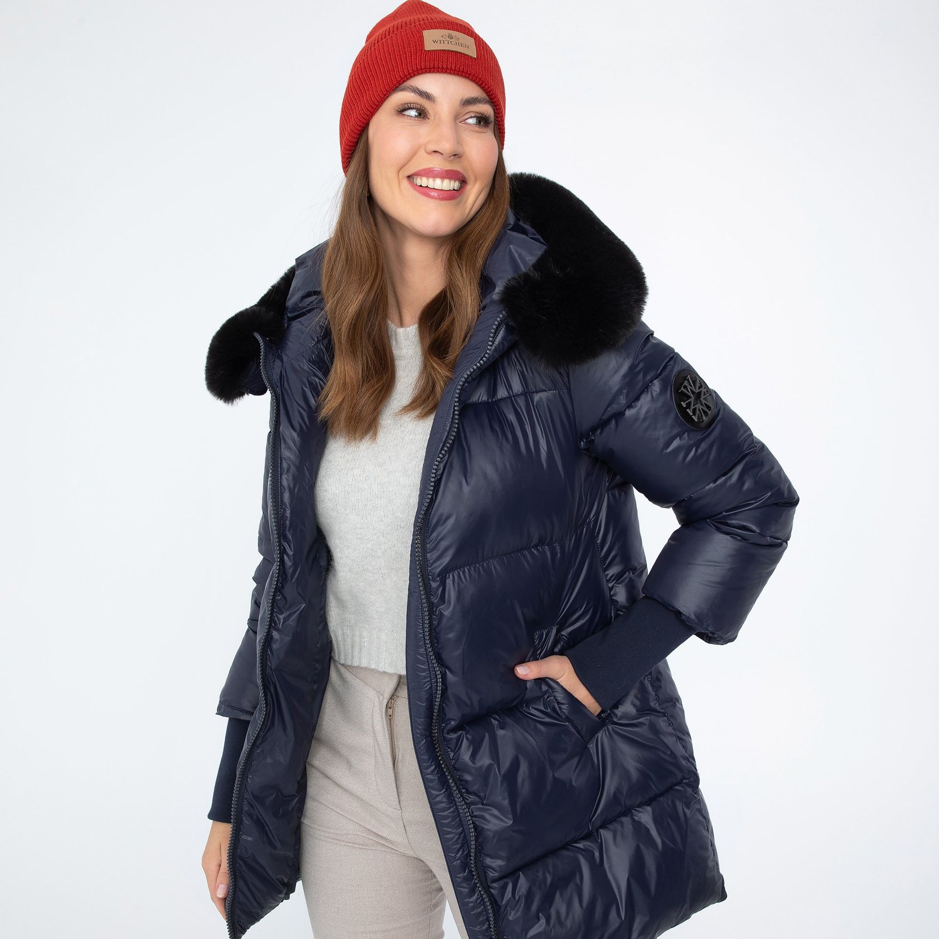 Damska kurtka pikowana z nylonu z kapturem