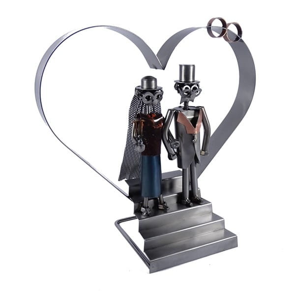 Metalowa figurka Para młodych w sercu. Idealny prezent ślubny