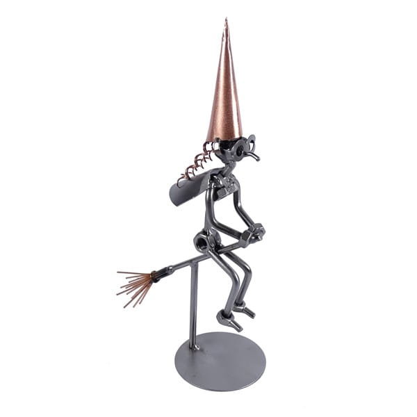 Metalowa figurka Czarownica na miotle