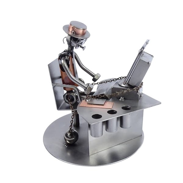 Metalowa figurka Pracoholik. Super dekoracja do biura