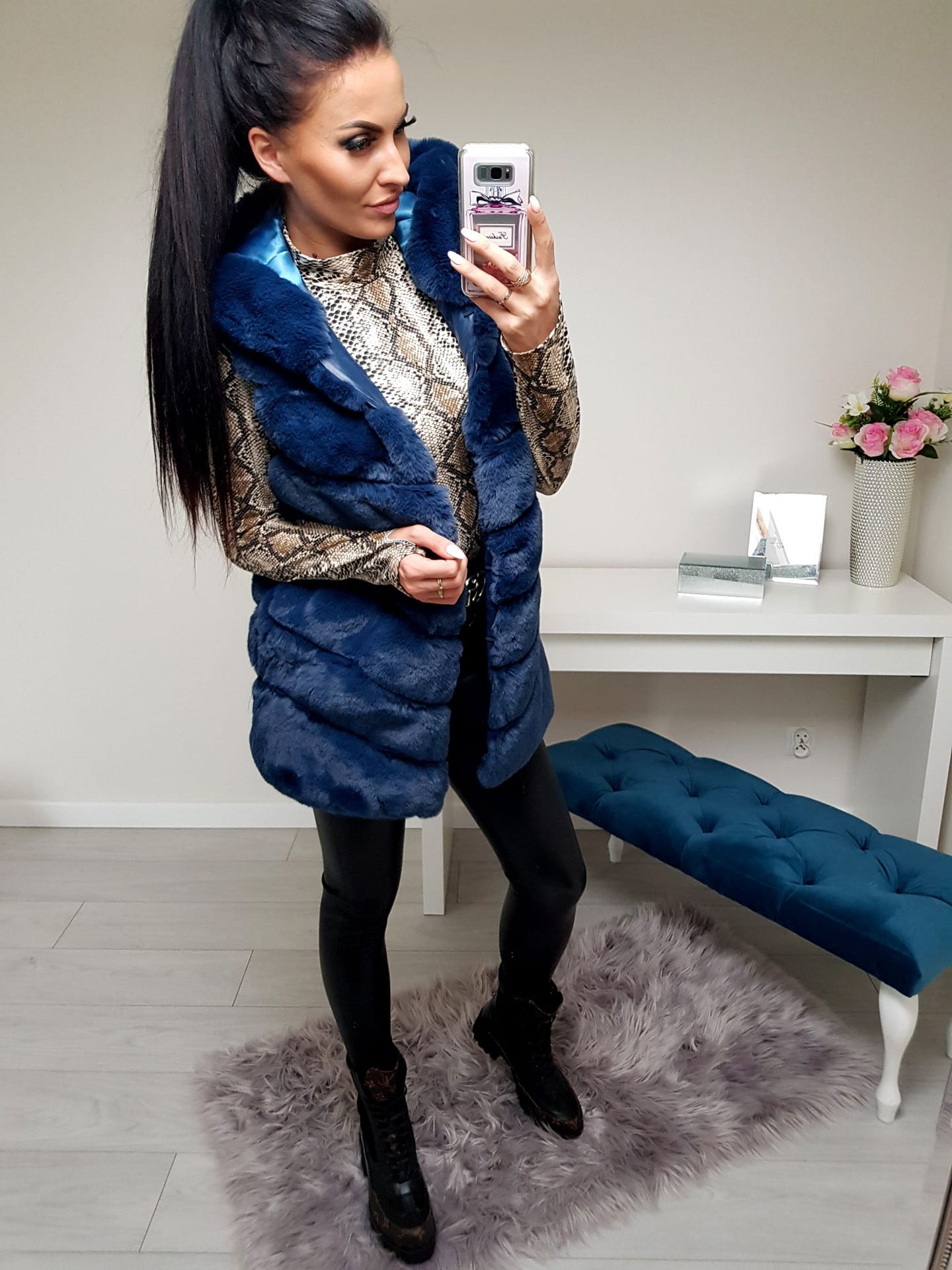 WŁOSKA KAMIZELKA FUTRZANA PRADO Z KAPTUREM -DENIM BLUE- ROZMIAR UNI - FUTRO - ETNEE