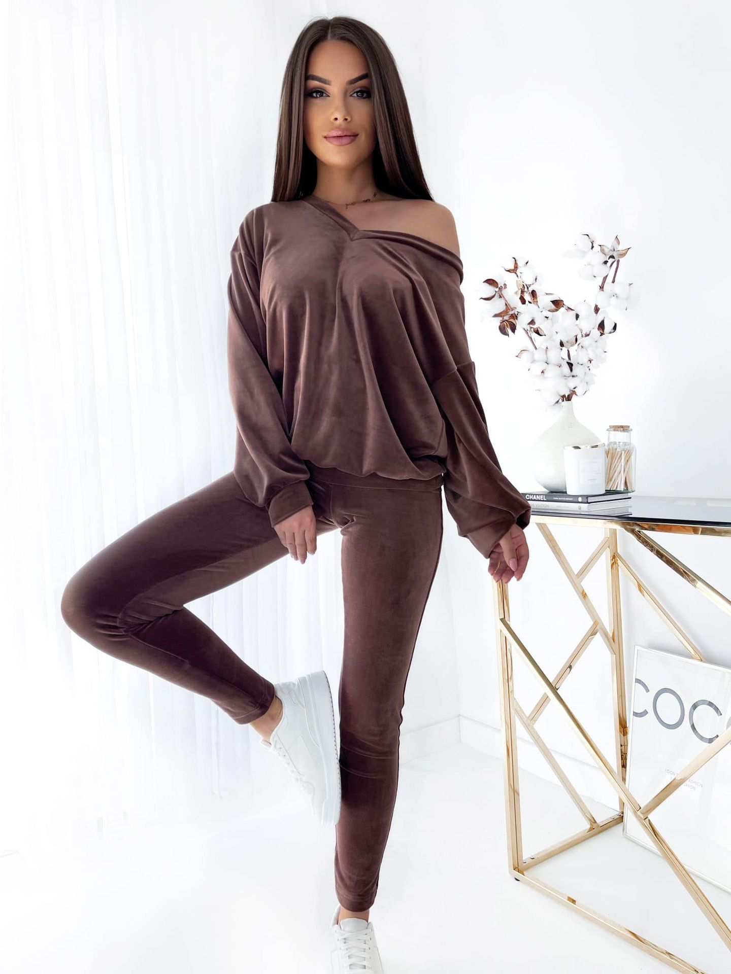 KOMPLET DRES WELUROWY MIELCZARKOWSKI BLUZA W SEREK + LEGGINSY POLSKI PRODUKT  -  CZEKOLADA