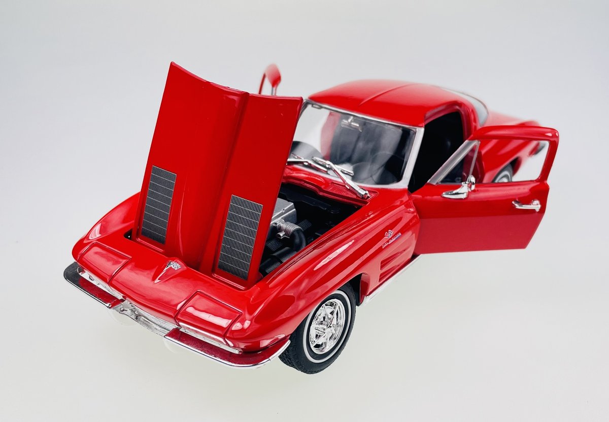 WELLY 1963 CHEVROLET CORVETTE CZERWONY 1:24 SAMOCHÓD NOWY METALOWY MODEL