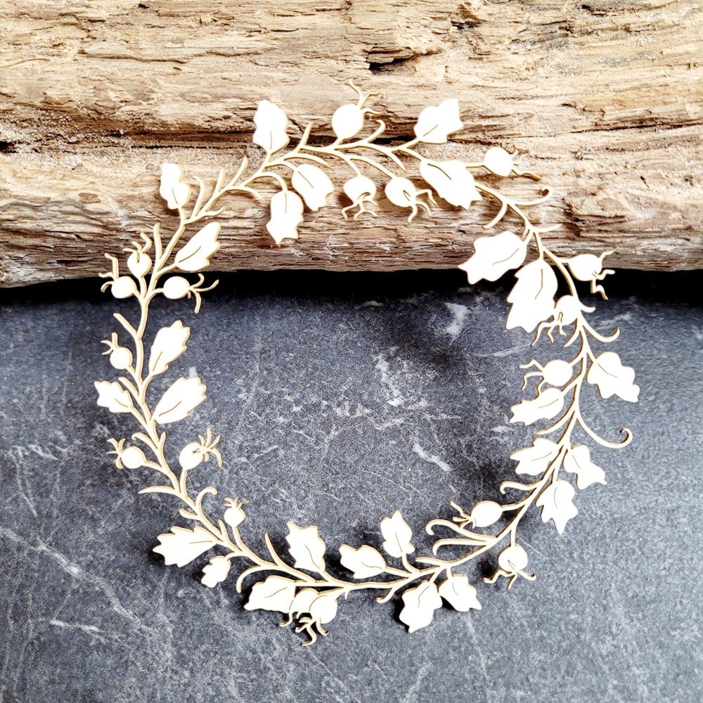 Wianuszek z listkami dzikiej róży