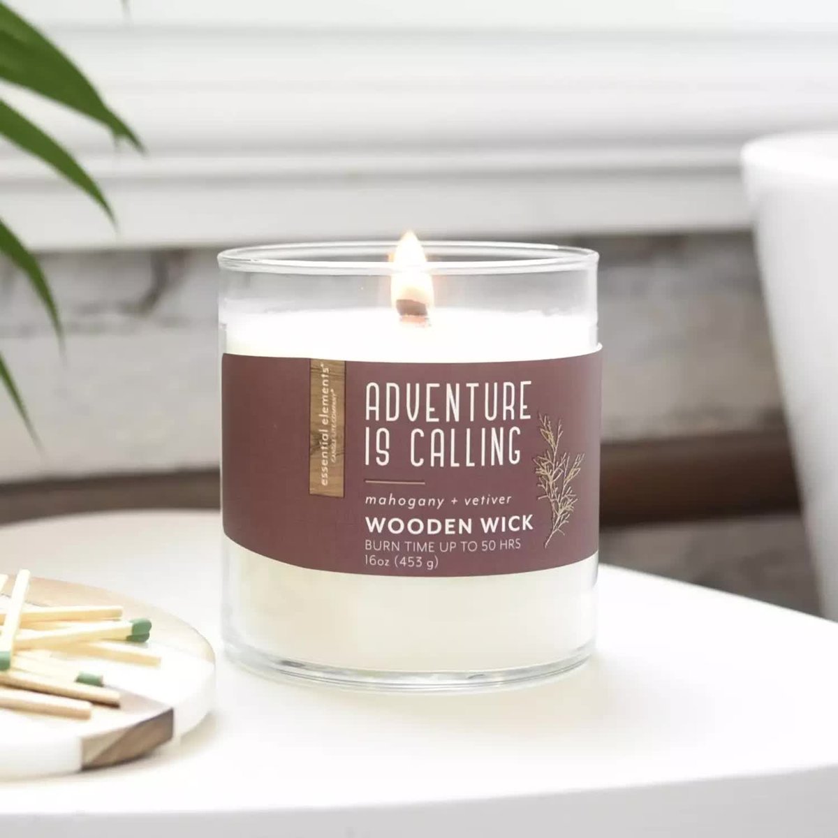 Sojowa świeca zapachowa z olejkami eterycznymi drewniany knot Adventure is Calling Candle-lite 454 g