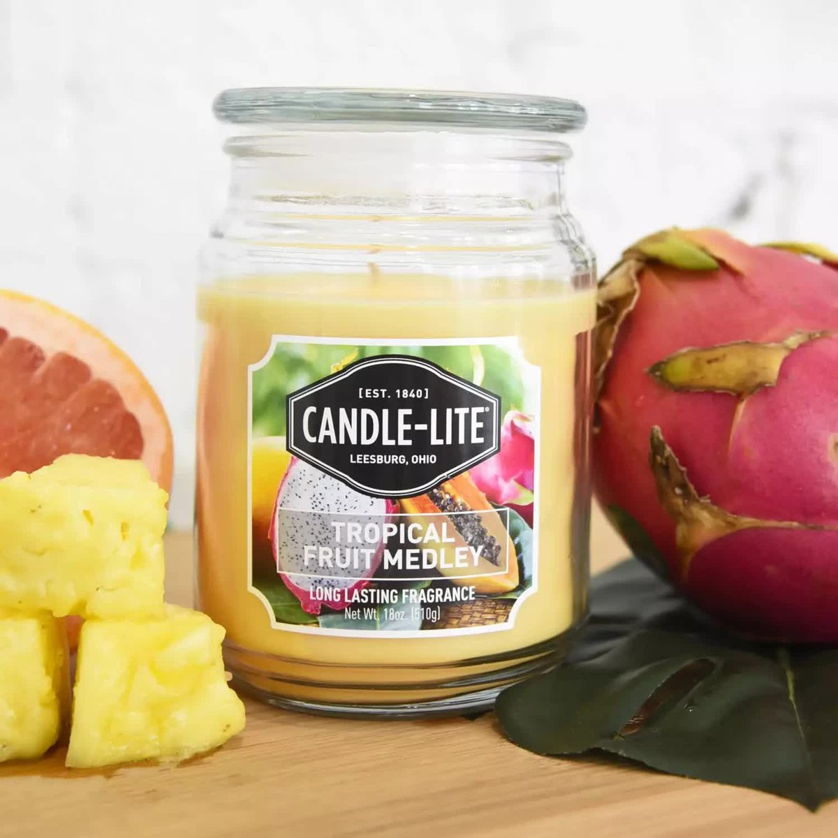 Świeca zapachowa naturalna Tropical Fruit Medley Candle-lite 510 g