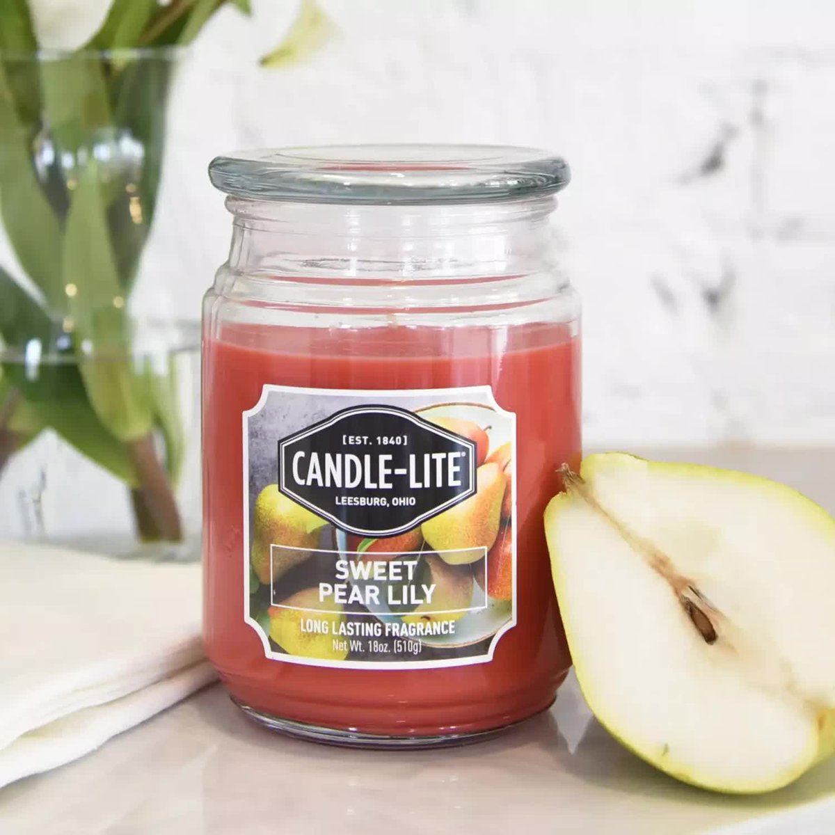 Świeca zapachowa naturalna Sweet Pear Lily Candle-lite 510 g