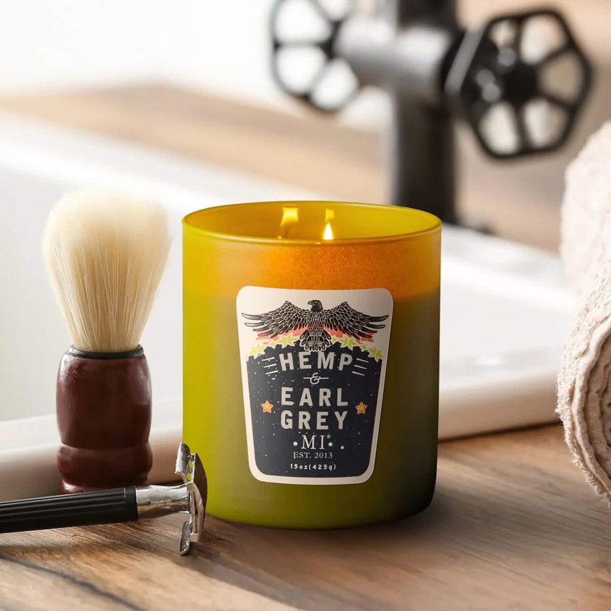 Sojowa świeca zapachowa męska w szkle Colonial Candle 425 g Konopie Earl Grey