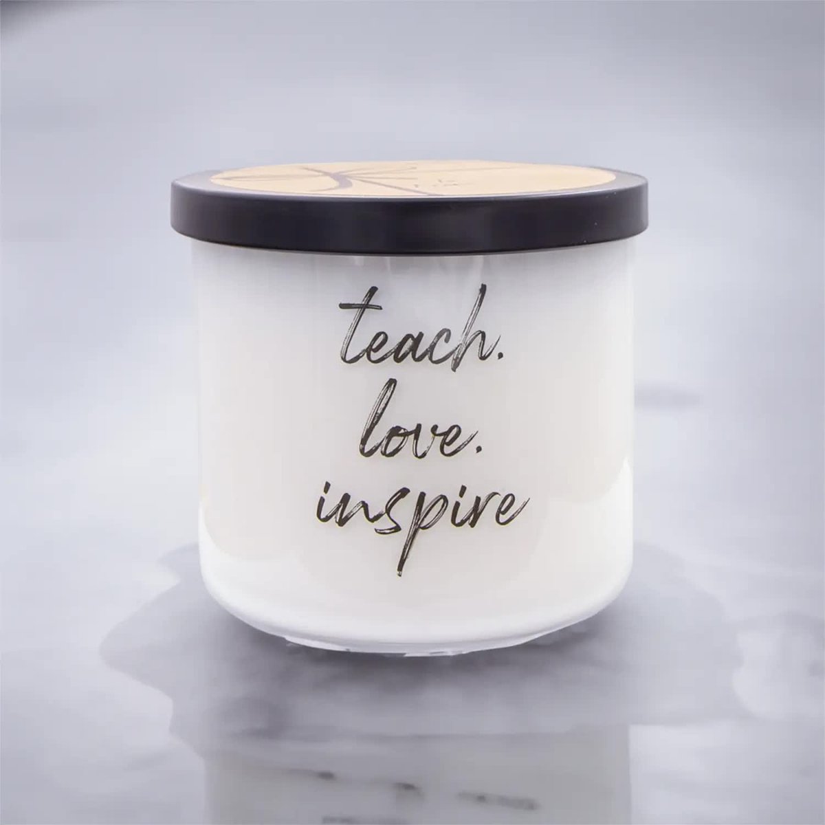Sojowa świeca zapachowa 3 knoty w szkle Colonial Candle 411 g Teach Love Inspire