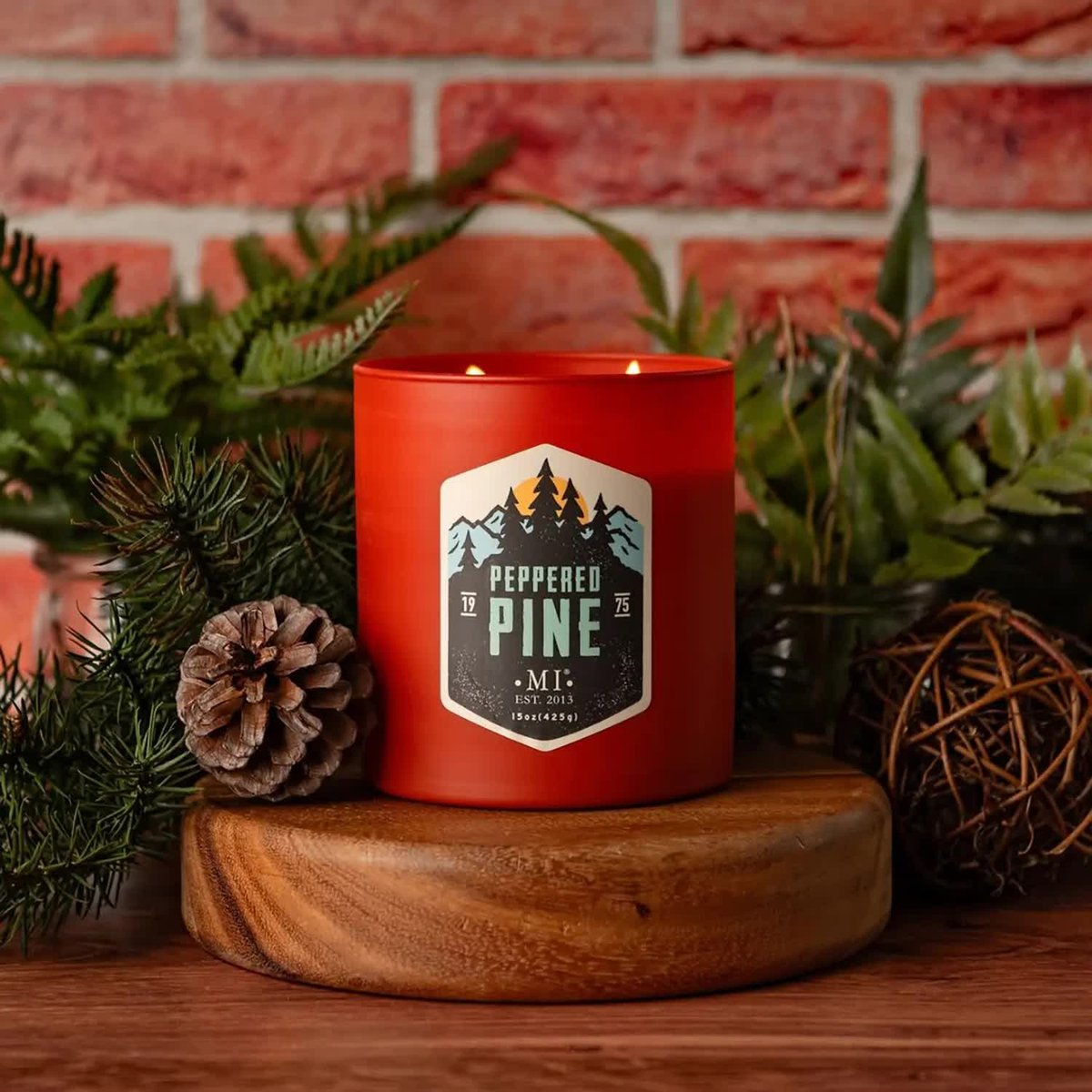 Sojowa świeca zapachowa męska w szkle Colonial Candle 425 g Sosna Mech