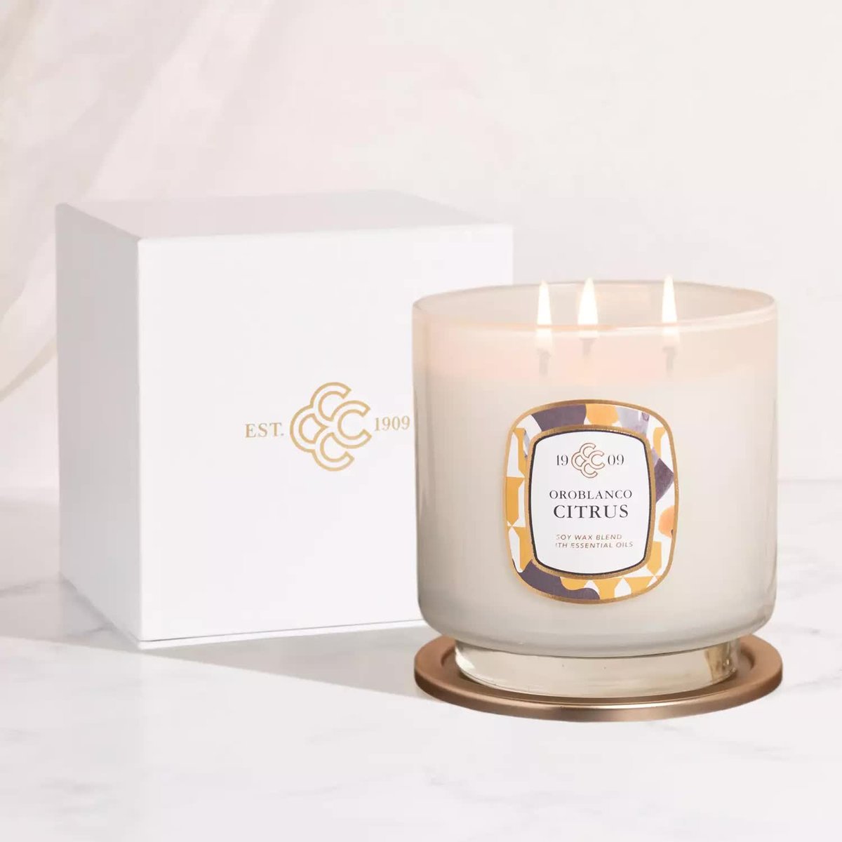 Sojowa świeca zapachowa w szkle 3 knoty Colonial Candle 567 g - Oroblanco Citrus