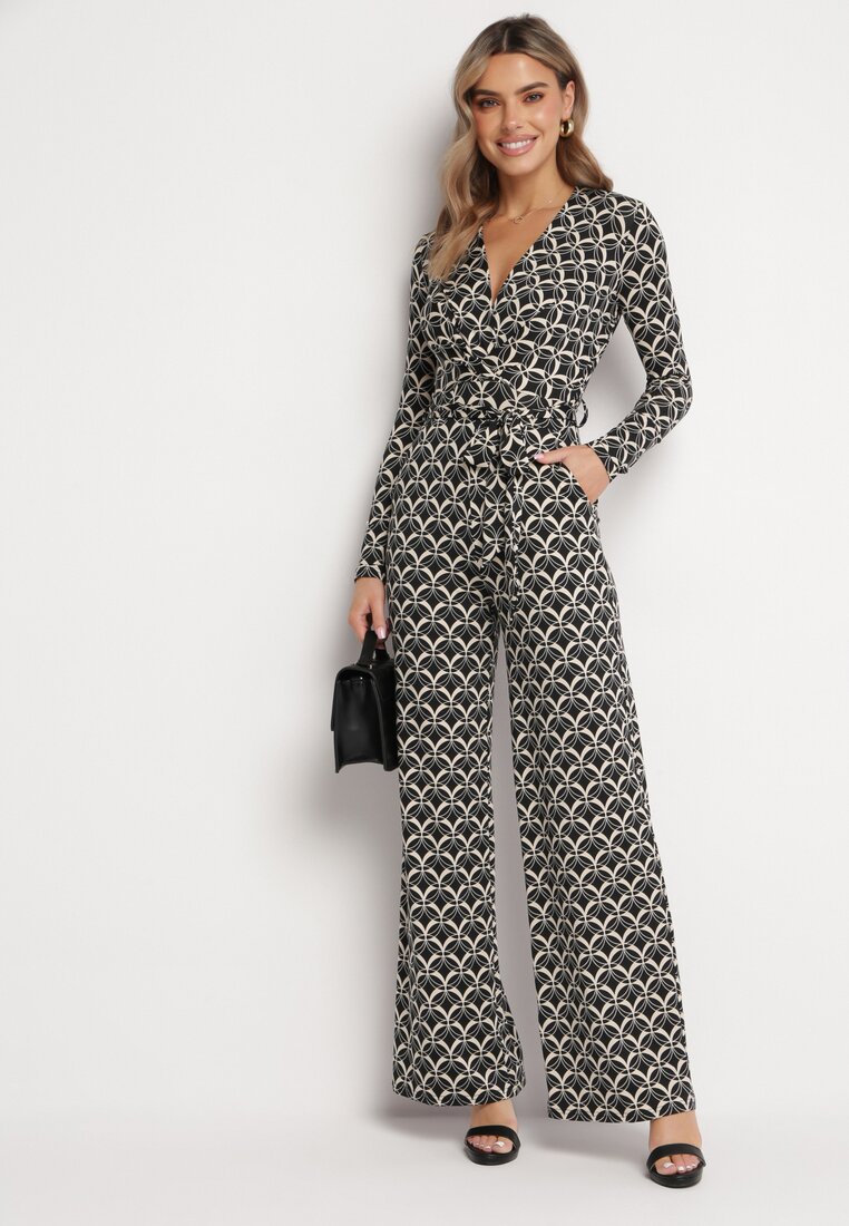 Czarny Wzorzysty Kombinezon z Trójkątnym Dekoltem i Paskiem w Talii Ronela