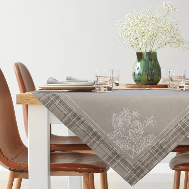 Bieżnik gobelinowy 90x90cm ciemnobeżowy – Elegancja na stole