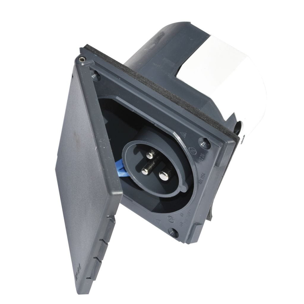 Zewnętrzne gniazdo bryzgoszczelne CEE z klapką