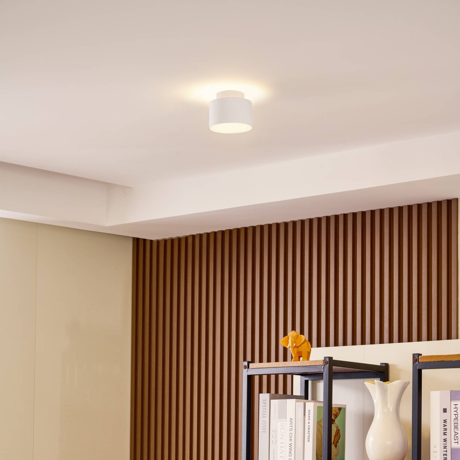 Reflektor LED Lindby Nivoria, 11 x 8,8 cm, biały piaskowy, aluminium