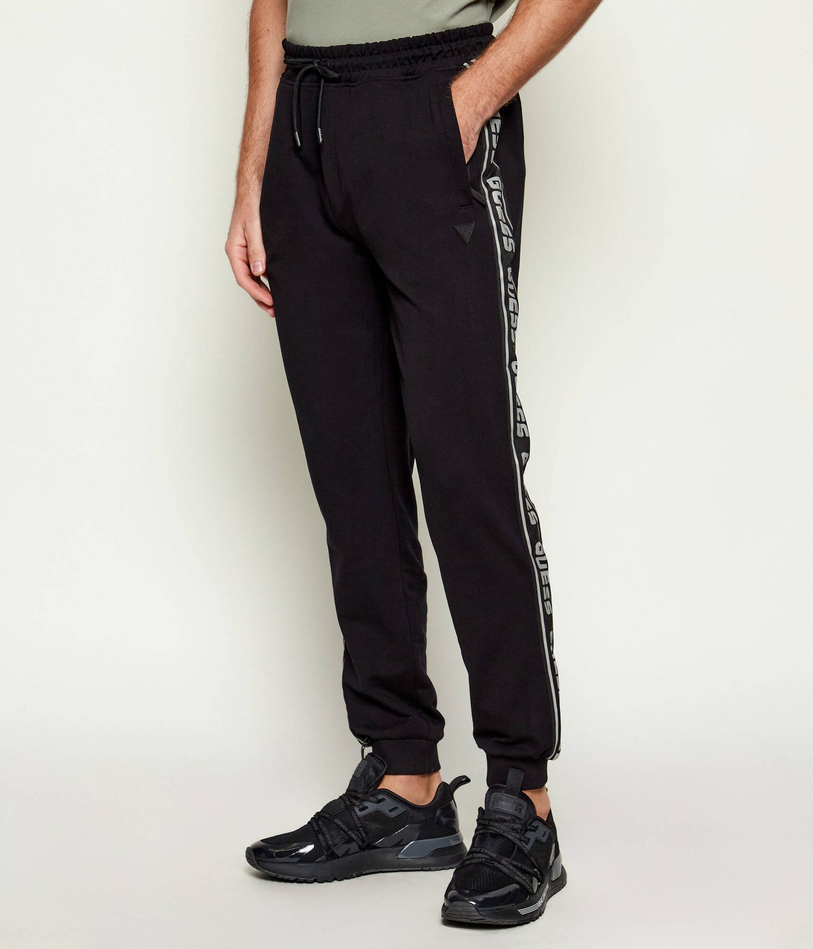 GUESS ACTIVE Spodnie dresowe NEW ARLO Regular Fit