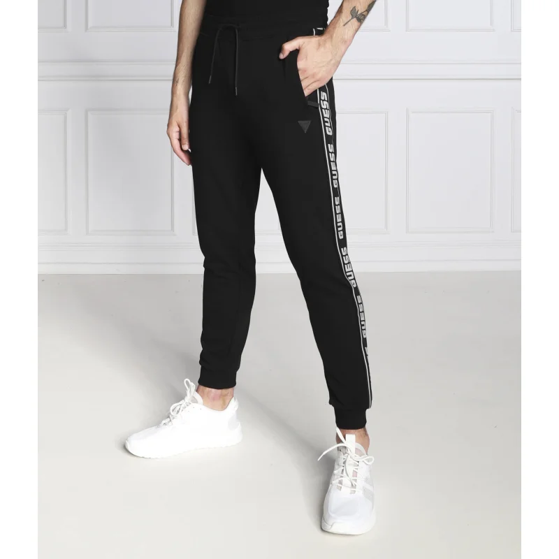 GUESS ACTIVE Spodnie dresowe NEW ARLO | Regular Fit