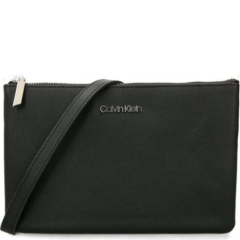 Calvin Klein Listonoszka MUST