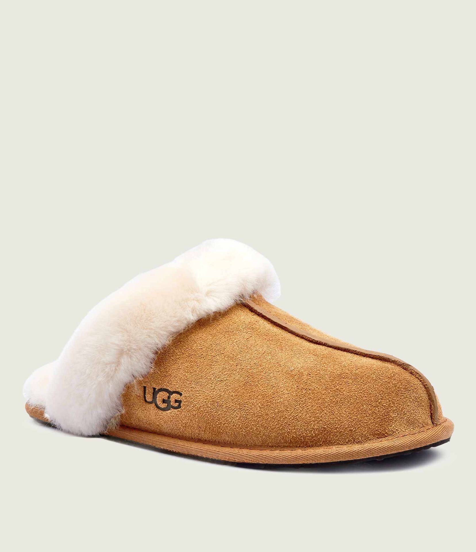 UGG Ocieplane obuwie domowe W SCUFFETTE II shearling z dodatkiem wełny zamsz