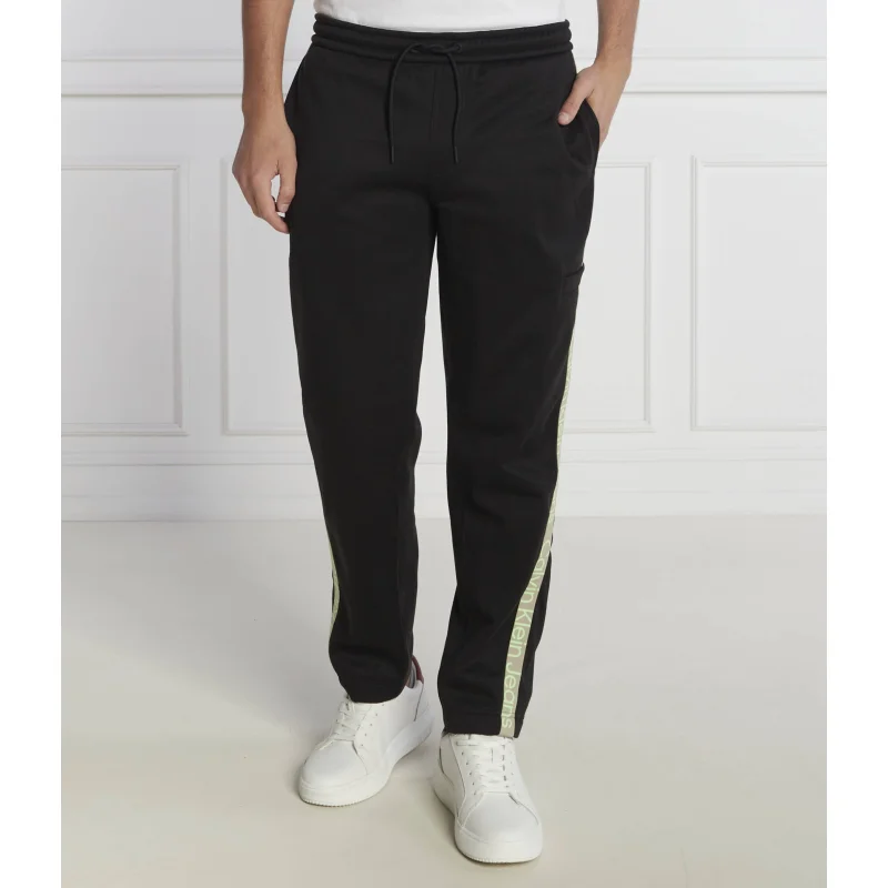 CALVIN KLEIN JEANS Spodnie dresowe CUT OFF LOGO TAPE | Regular Fit