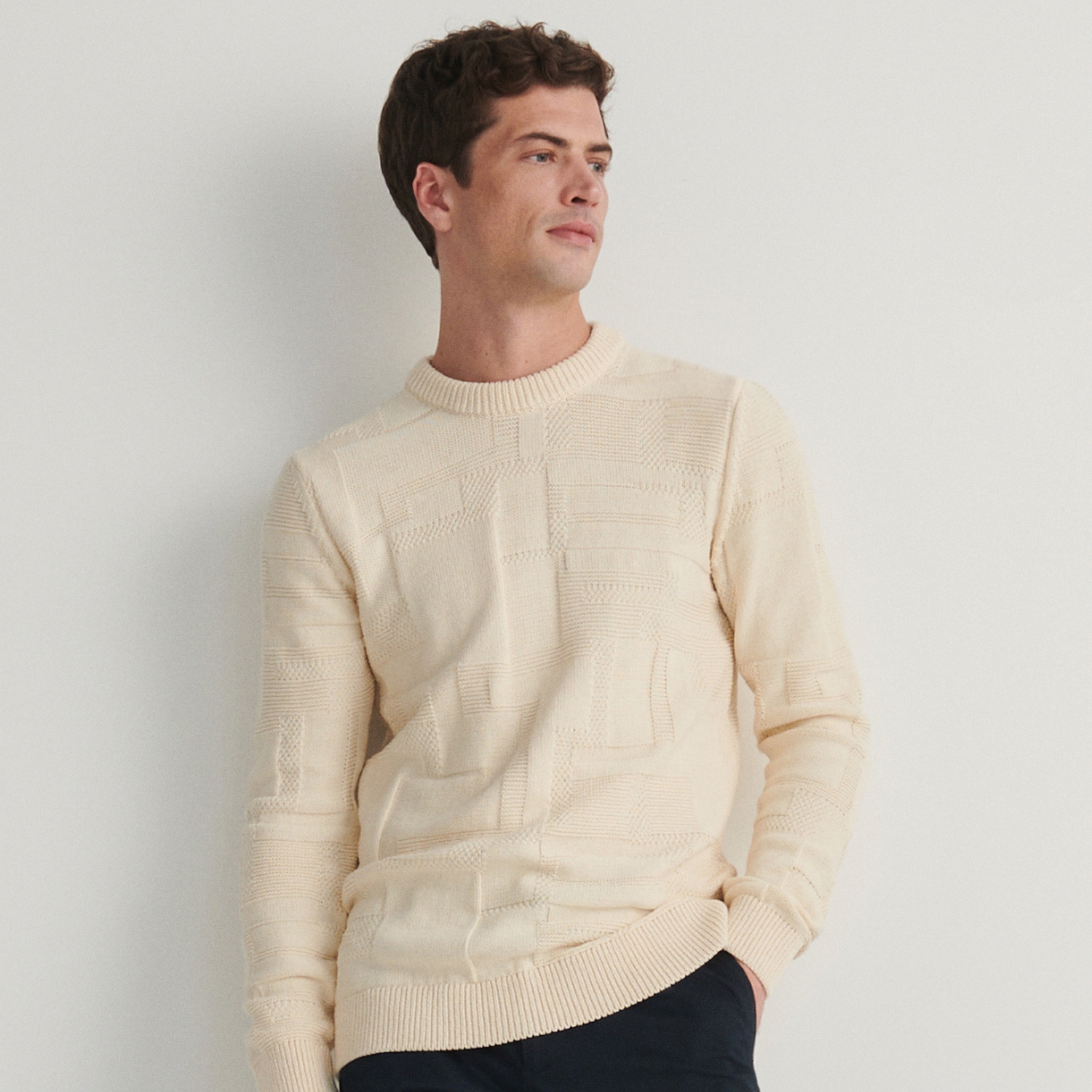 Reserved - Sweter ze strukturalnej dzianiny - Beżowy