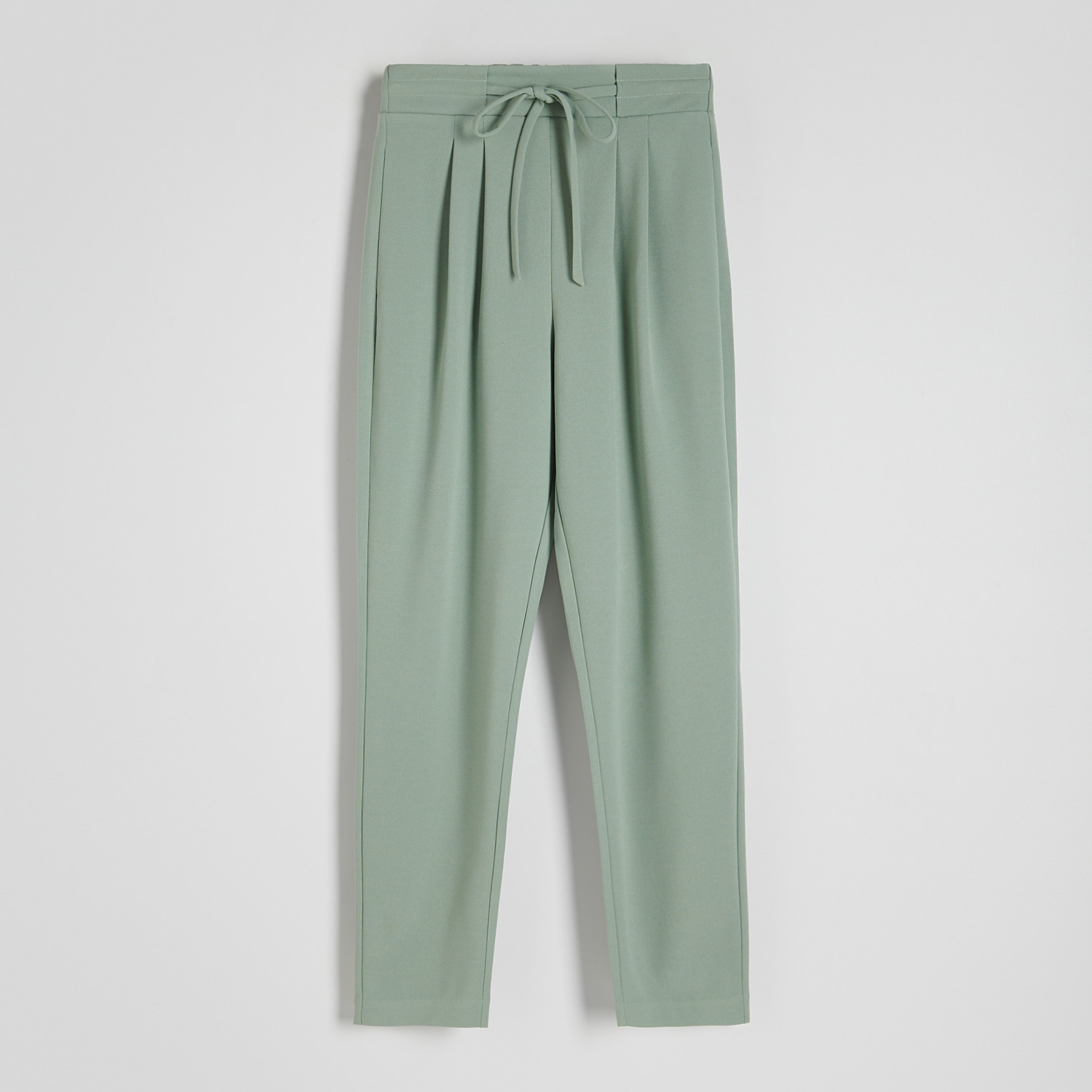 Reserved - Gładkie spodnie z wiązaniem - Zielony