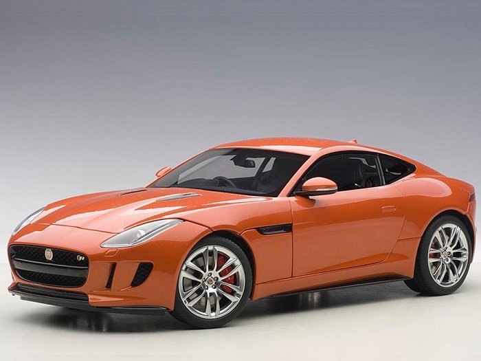 Autoart Jaguar F-Type R Coupe 2015 ( Firesand Me1:18 73653