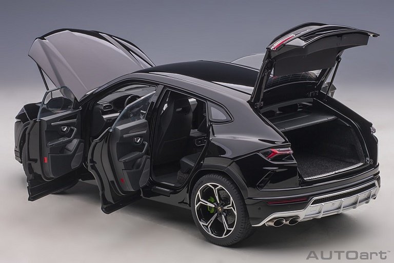 Autoart Lamborghini Urus 2018  Nero Noctis 1:18 79165