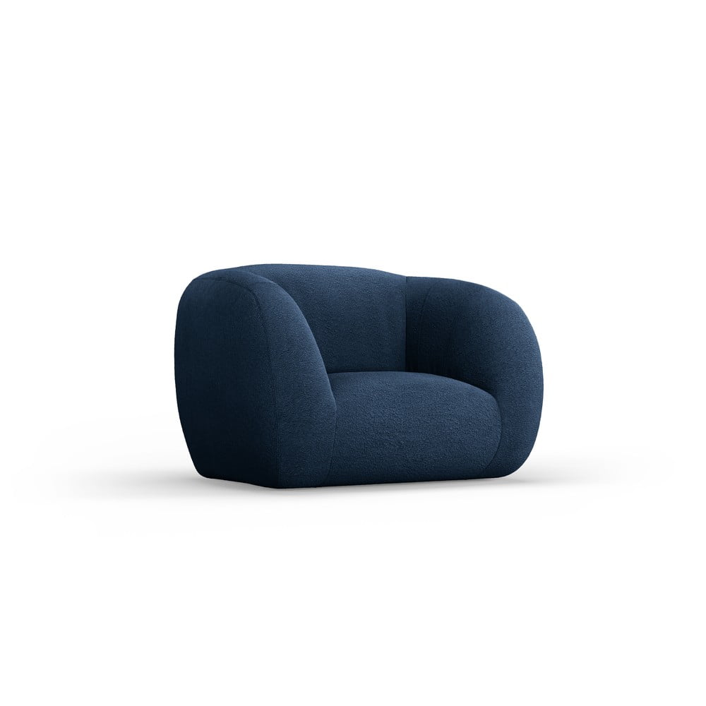 Niebieski fotel z materiału bouclé Essen – Cosmopolitan Design