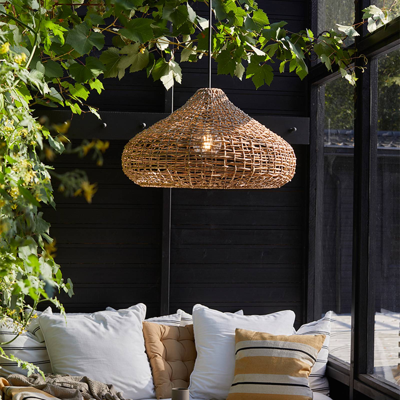 Zewnętrzna lampa wisząca PR Home Mira, Lampakanay, wtyczka, Ø 58 cm