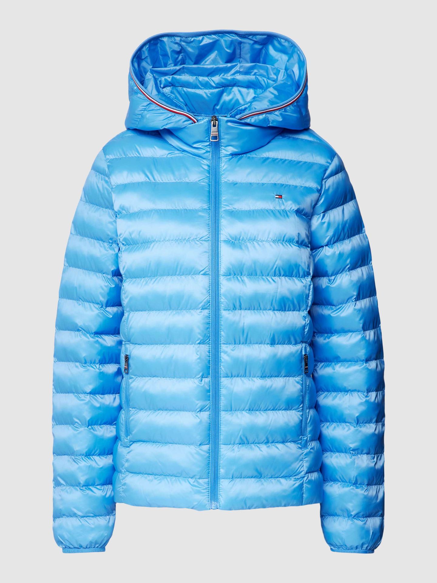 Kurtka pikowana z kieszeniami zapinanymi na zamek błyskawiczny