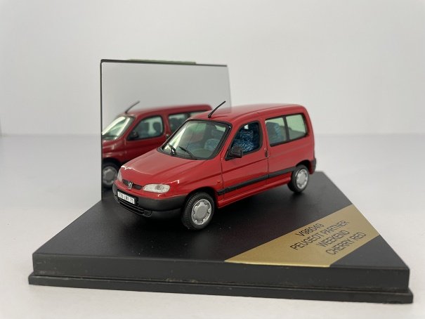 Vitesse Sunstar Peugeot Partner Weekend 1997 Red 1:43 98049