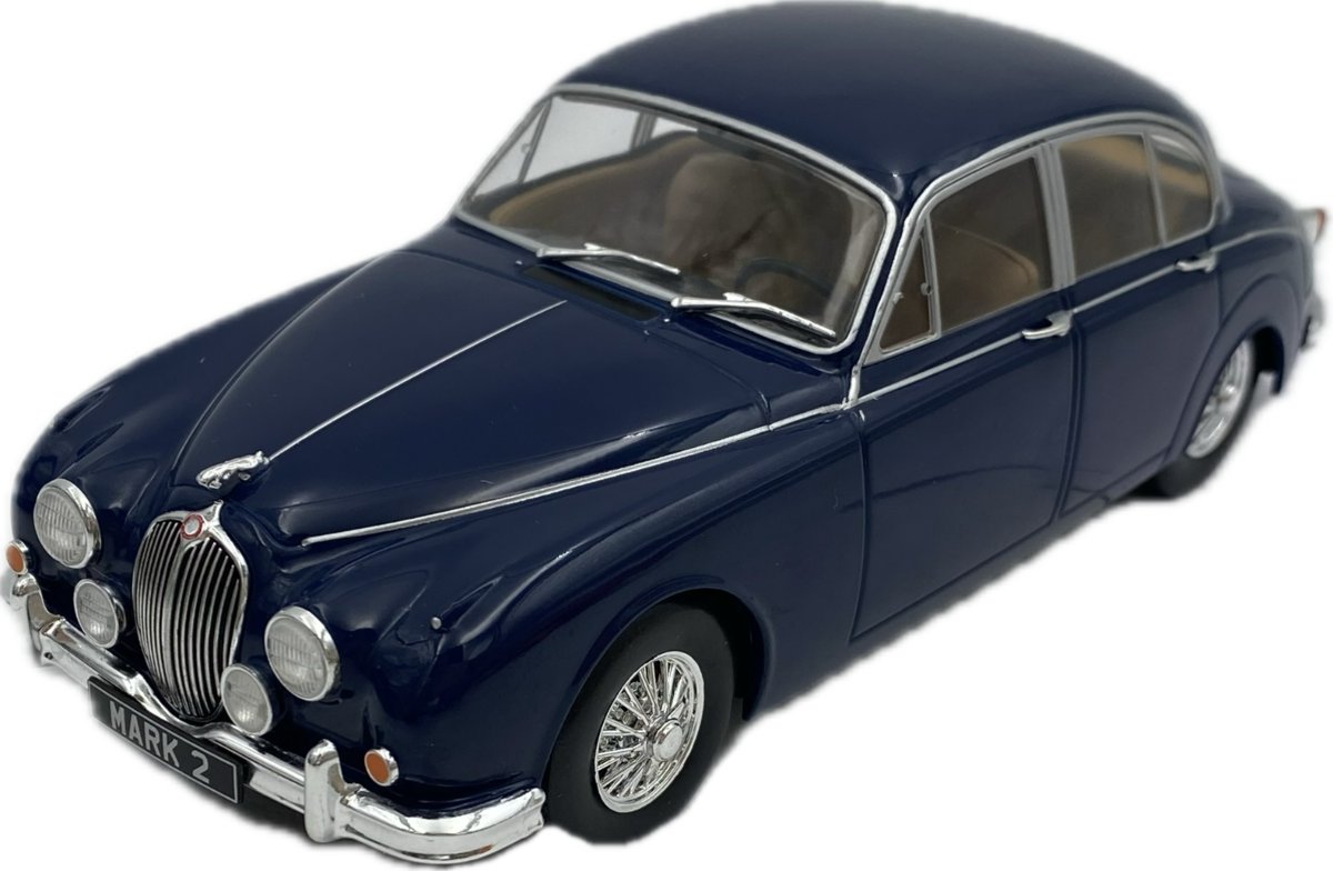 Jaguar Mark 2 MK2 model 124201 WhiteBox 1:24 dark blue