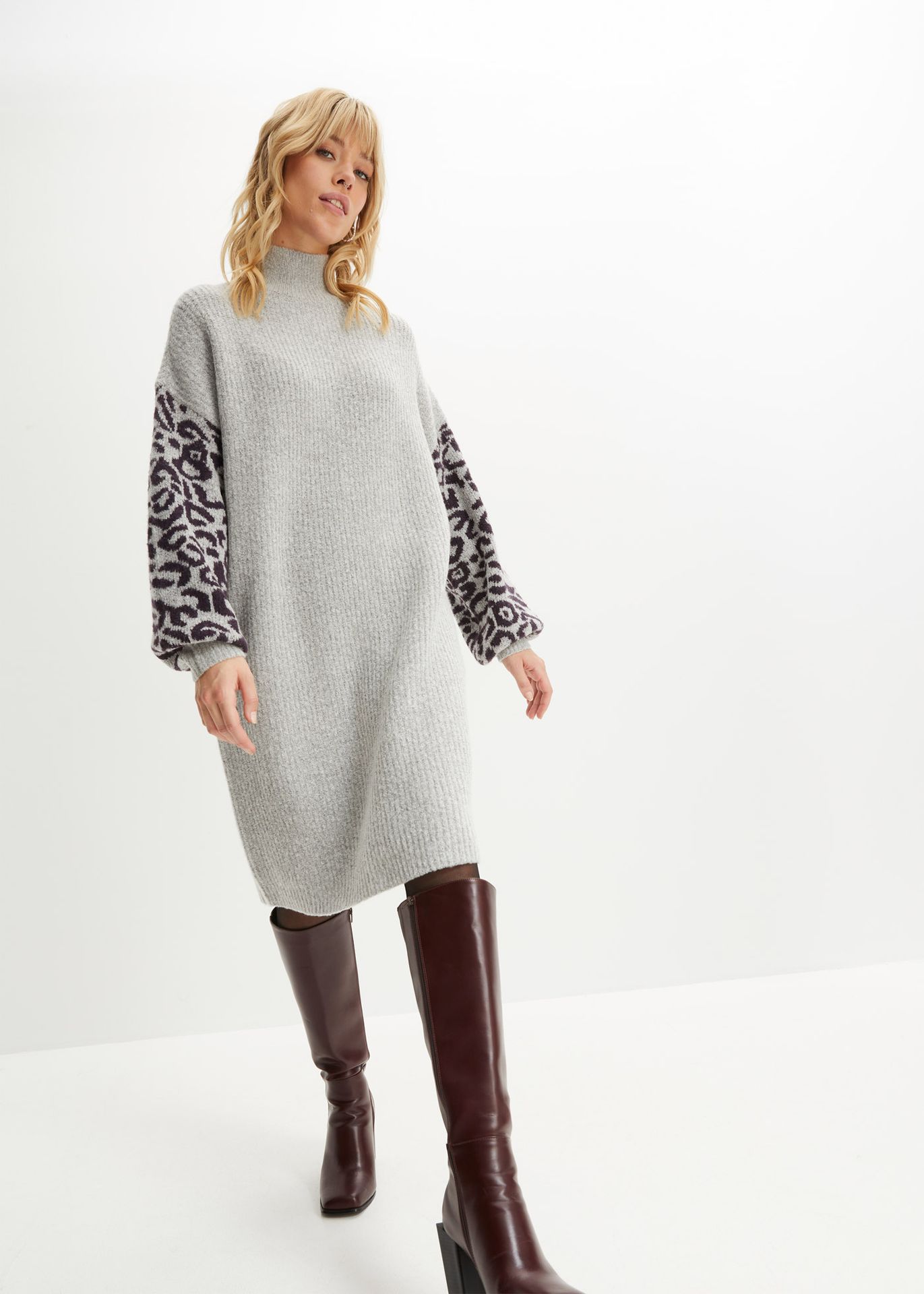 Sukienka dzianinowa w cętki leoparda - bonprix