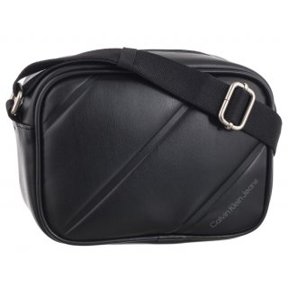 Torebka Listonoszka Quilted Camera Bag 18 Black K60K611821 BEH (CK488-a) Calvin Klein
