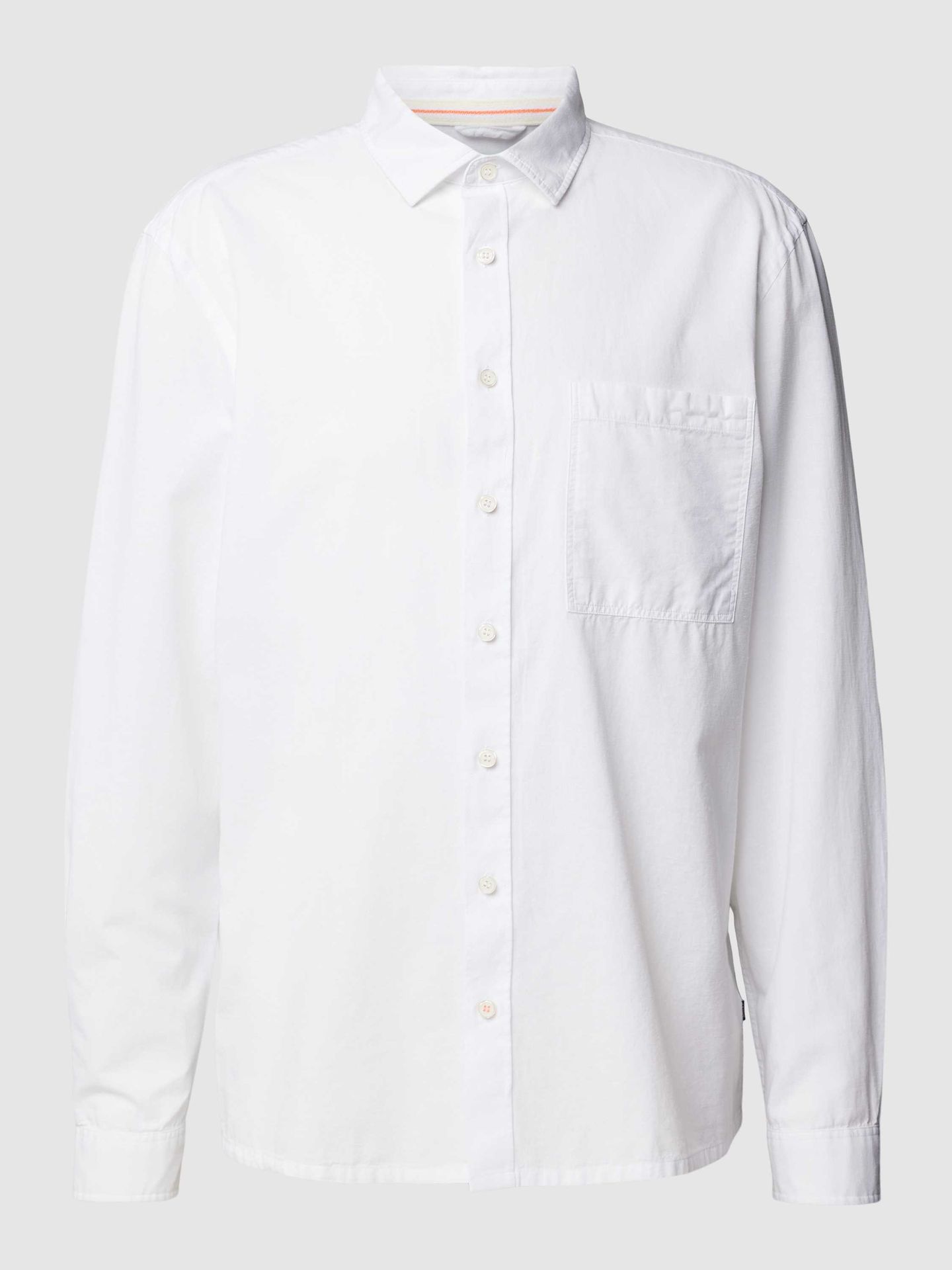 Koszula casualowa o kroju regular fit z kieszenią na piersi