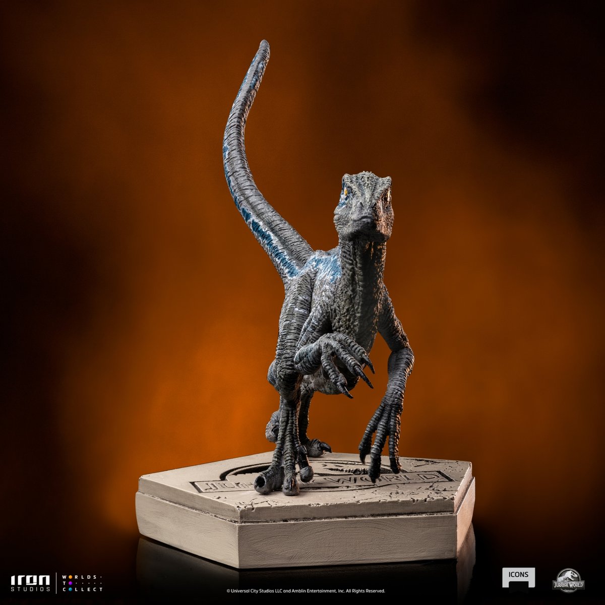 Iron Studios Jurassic World Icons Velociraptor Niebieski 9 cm