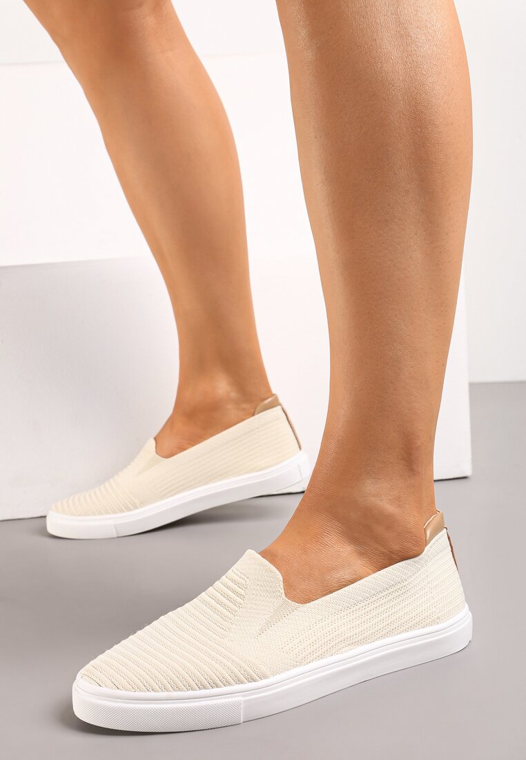 Beżowe Wsuwane Tenisówki Ozdobione Wstawką z Ekoskóry na Zapiętku Eliriaba