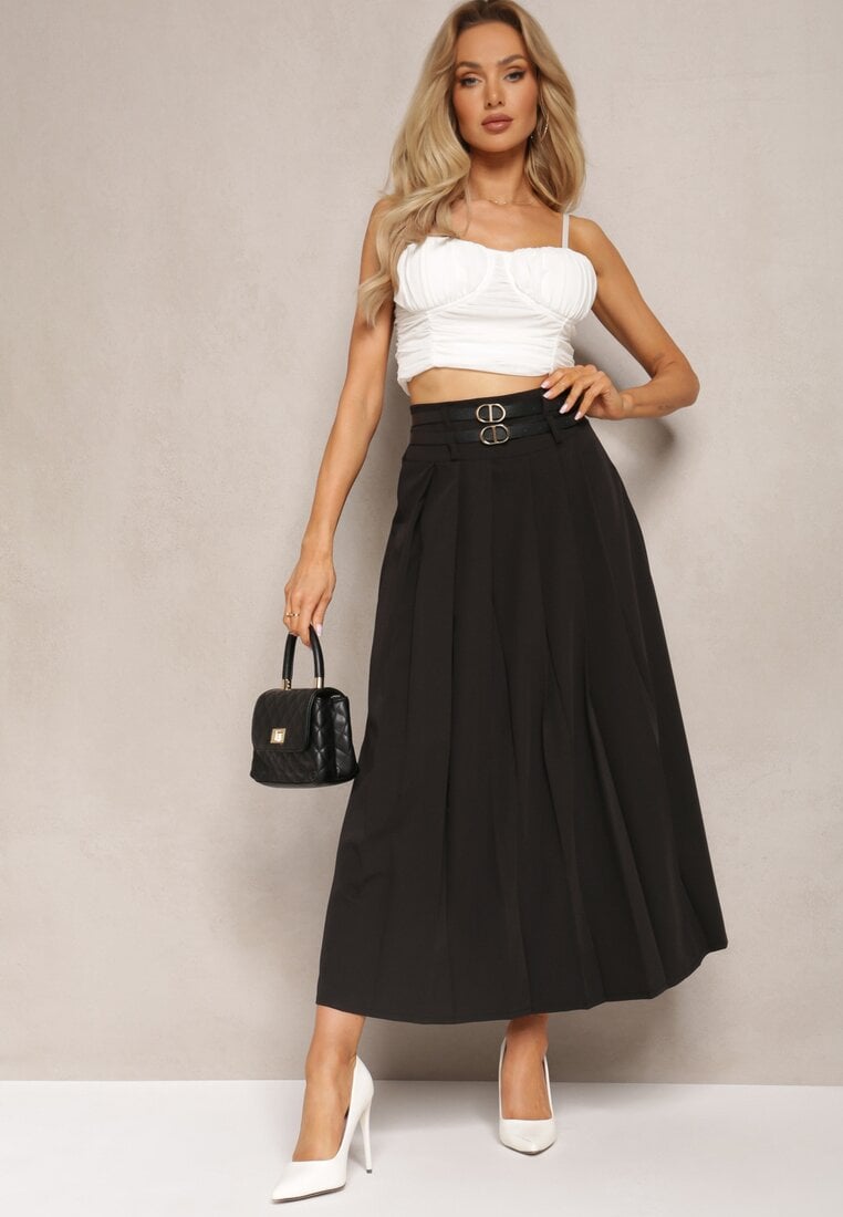 Czarna Rozkloszowana Spódnica Plisowana z Dwoma Paskami z Klamrami Jaleara