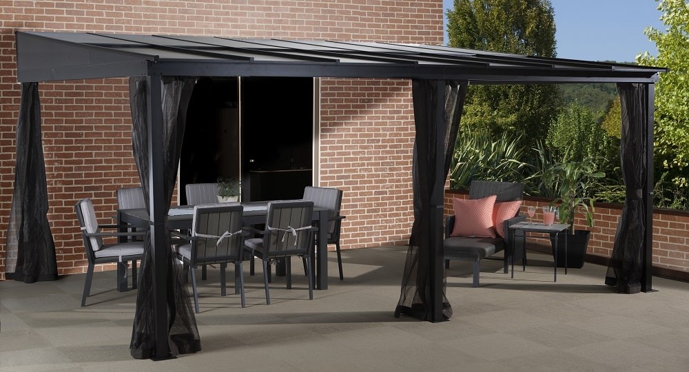 Zadaszenie tarasu 3,6x4,8m SOJAG z moskitierami i zasłonami